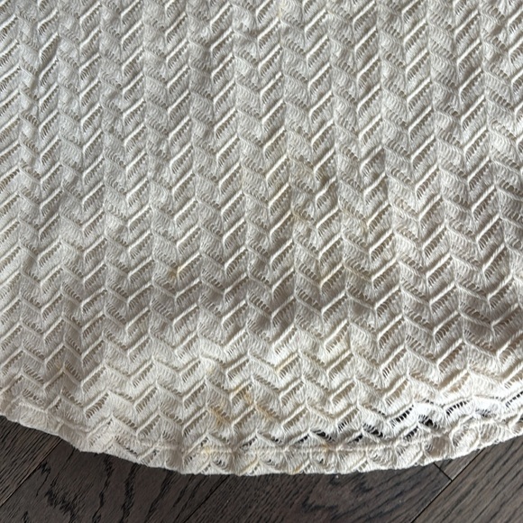 Cream Sleeveless Knit Tank Top with Textured Design - Picture 8 of 13